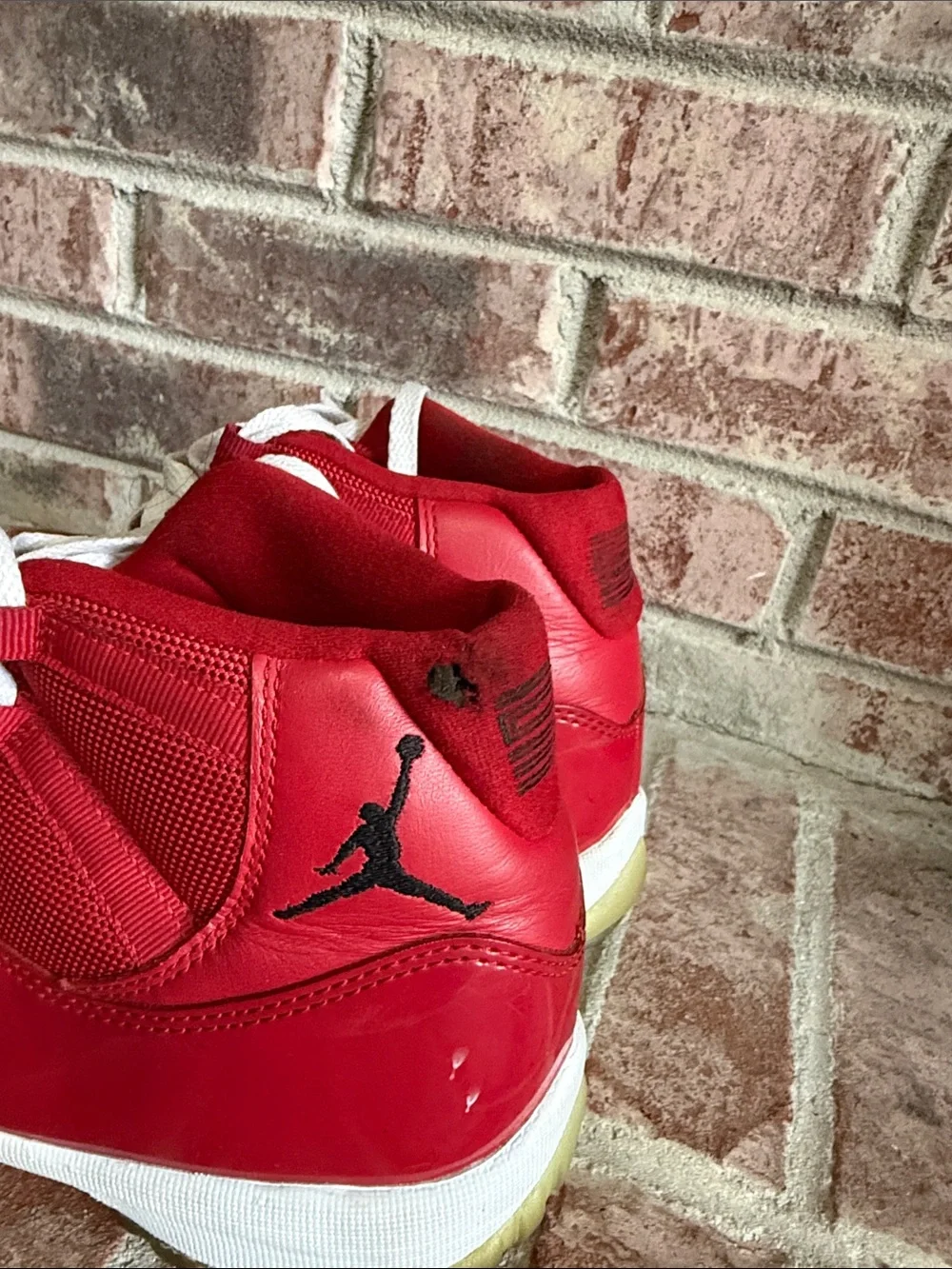 Mens Jordan 11 retro “win like 96” red December 2017 size 9.5